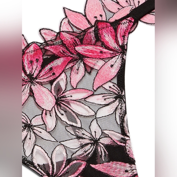 🪷 VS Very Sexy Ziggy Glam Floral Embroidery Thong Panty 🪷 - Picture 5 of 16